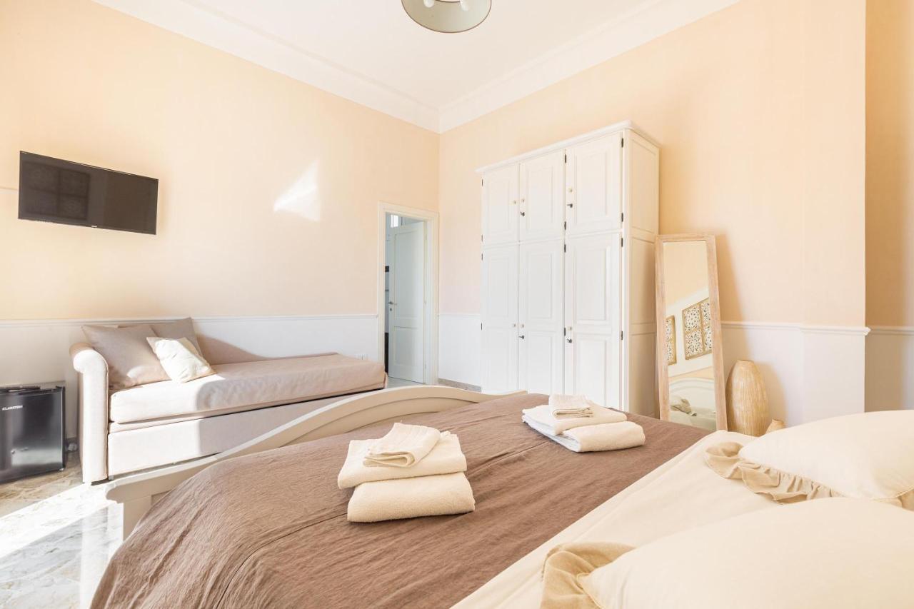 Dimora Le Tre Muse Guesthouse レッチェ エクステリア 写真