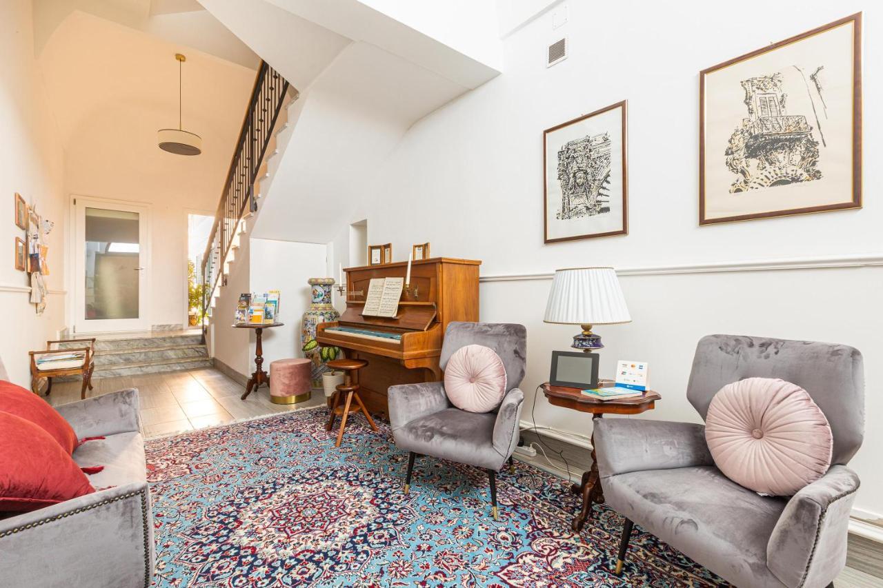 Dimora Le Tre Muse Guesthouse レッチェ エクステリア 写真