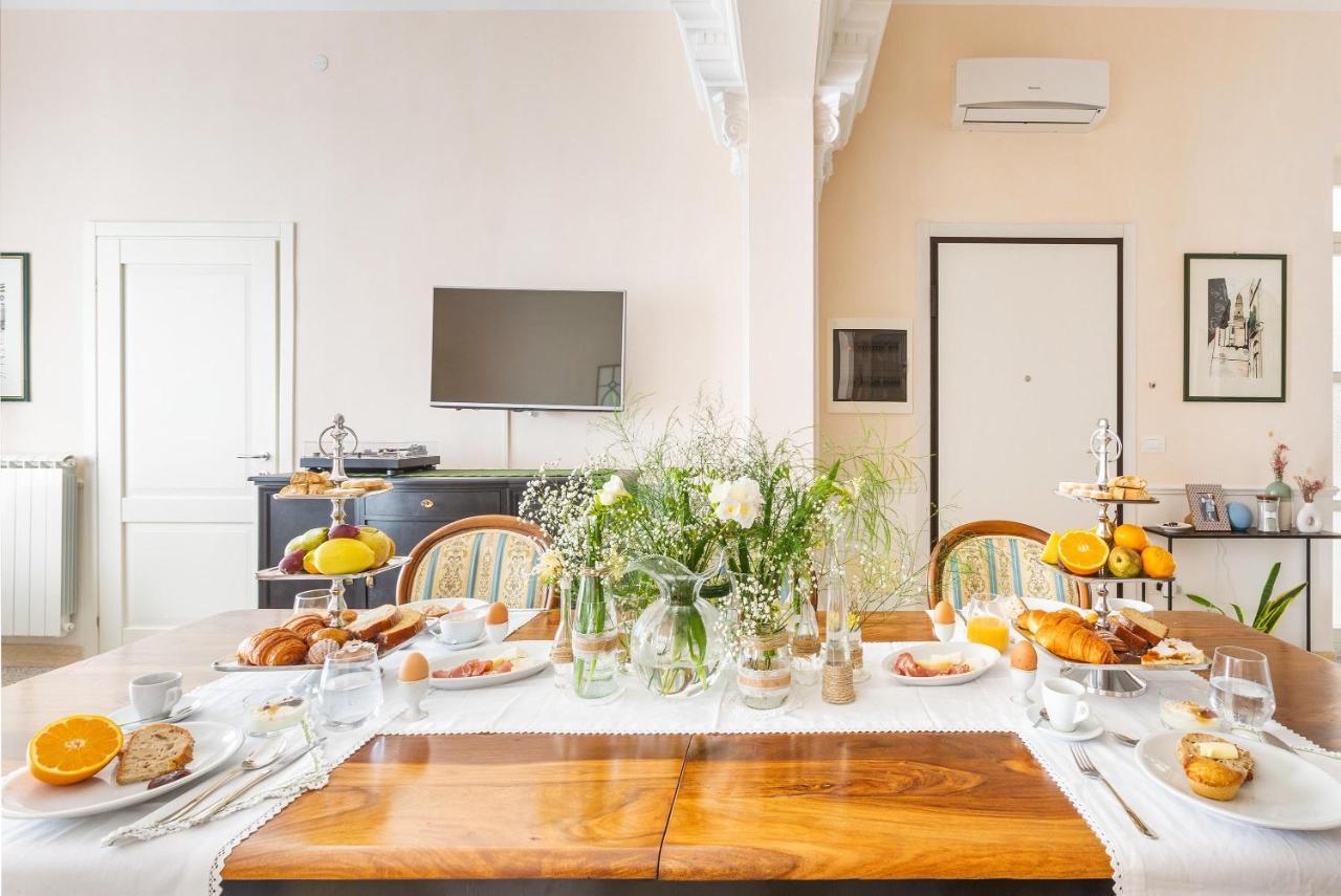 Dimora Le Tre Muse Guesthouse レッチェ エクステリア 写真