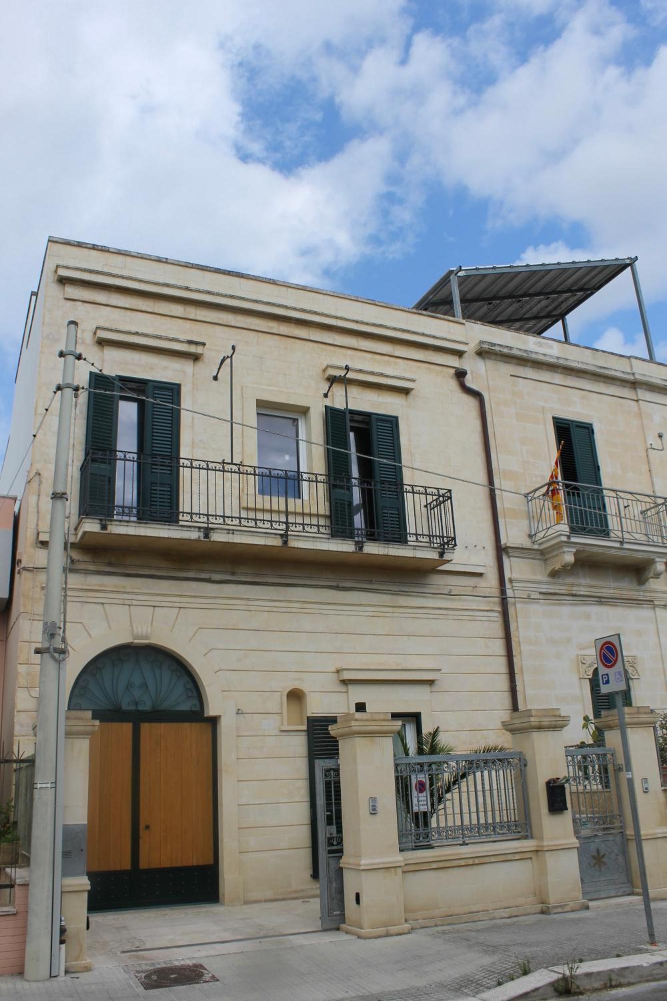 Dimora Le Tre Muse Guesthouse レッチェ エクステリア 写真