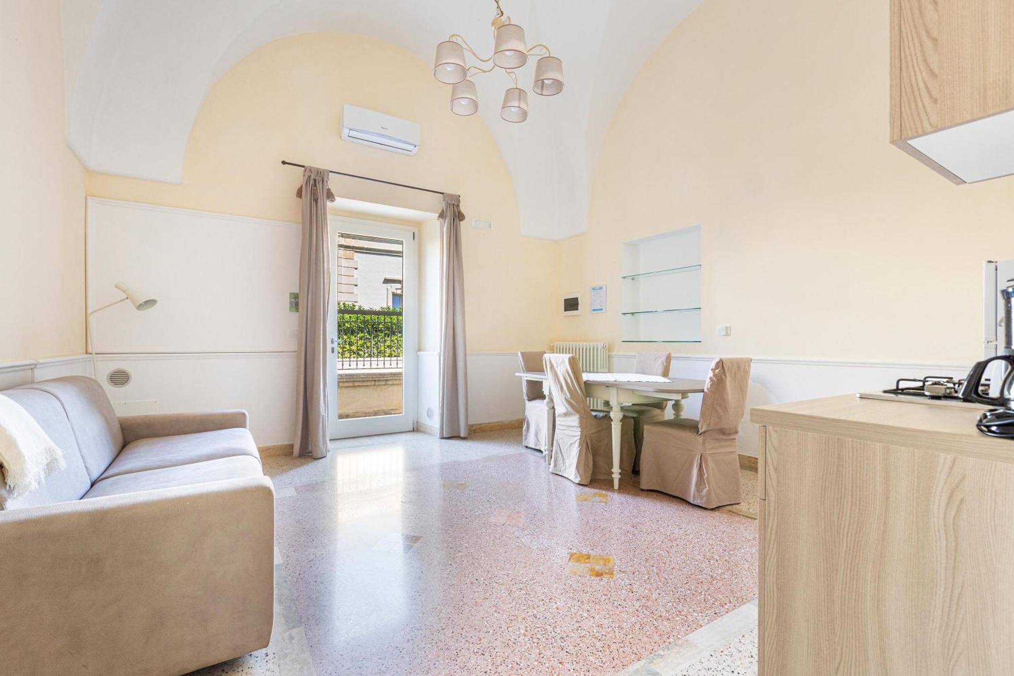 Dimora Le Tre Muse Guesthouse レッチェ エクステリア 写真